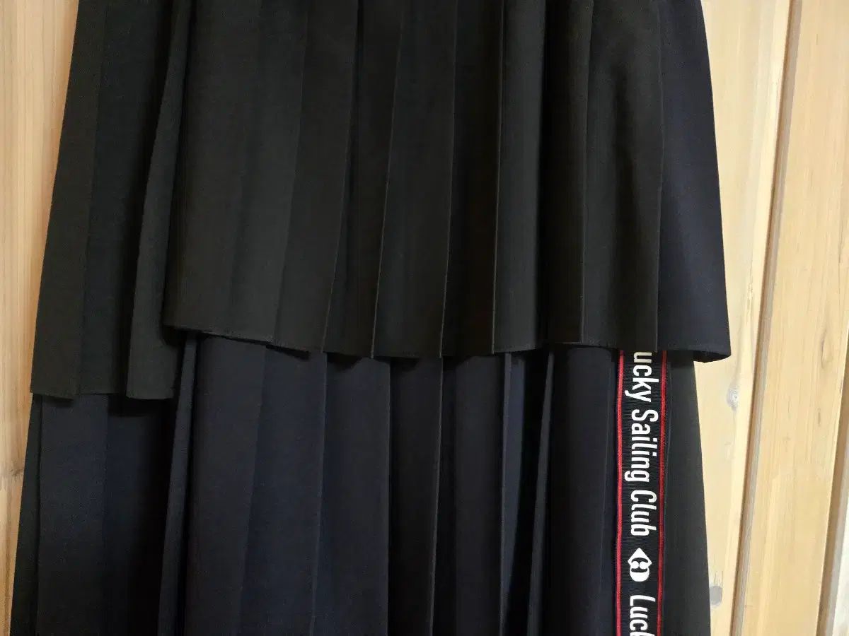 ラッキーシュエトゥ ジャケットスカート