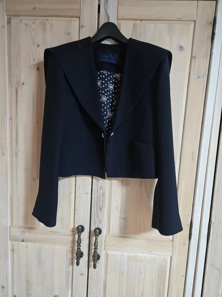 ラッキーシュエトゥ ジャケットスカート セットアップ