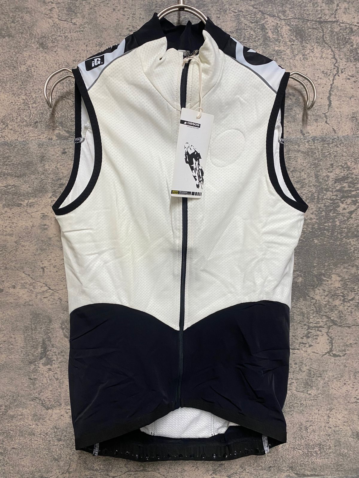 JQ 934 アソス ASSOS iG falken Zahn ジレ サイクルベスト 白 M 裏起毛 一部色褪せ