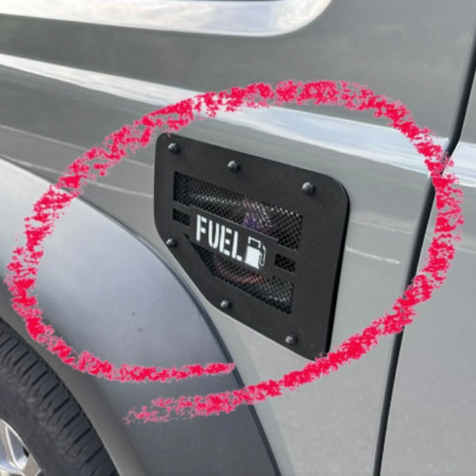 jb64 ジムニー jb74 シエラ 【 給油口カバー 】 穴あけ不要