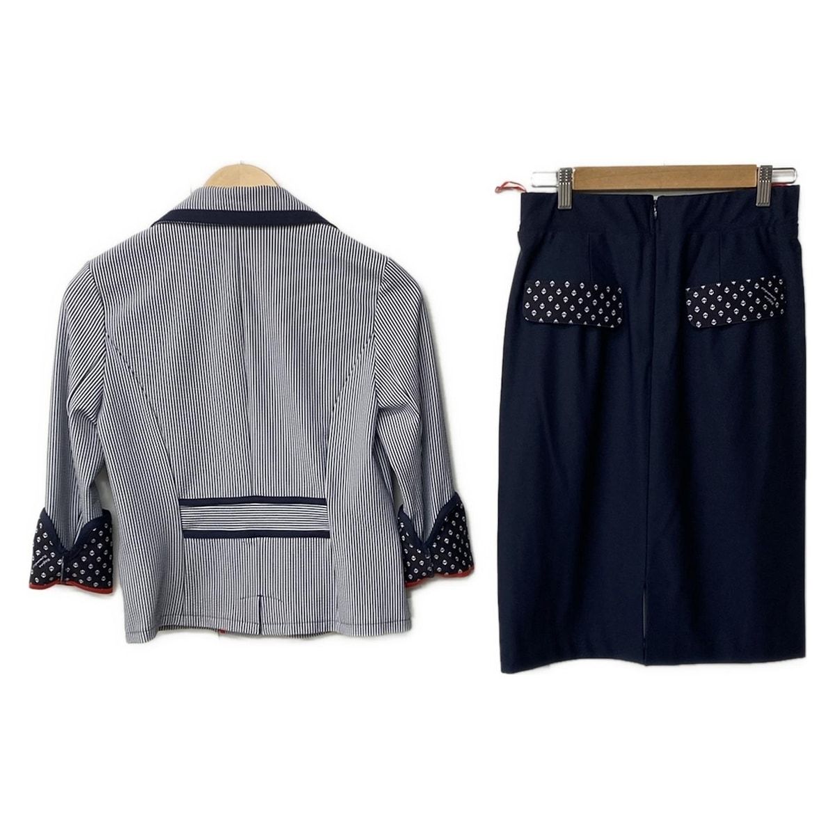 Regina Romantico レジィーナロマンティコ スカートスーツ レディース - ネイビー×白 ストライプ