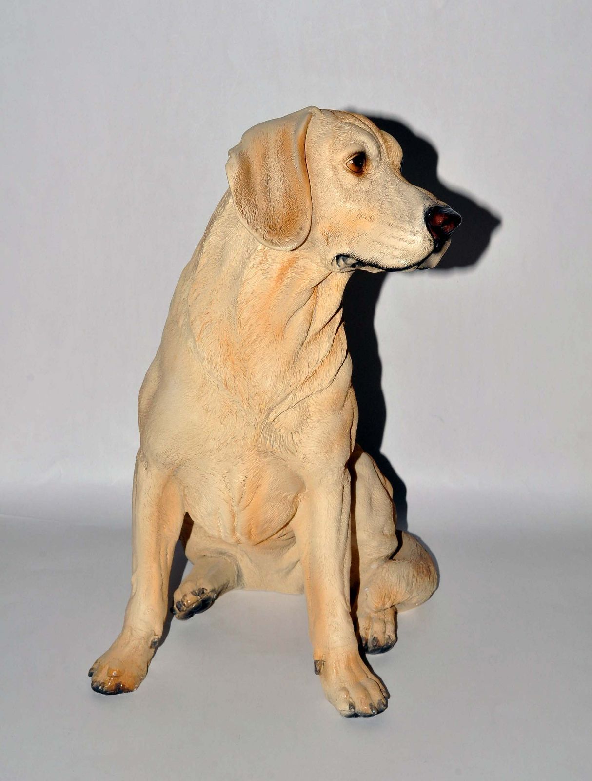  リアルなゴールデンレトリーバー彫像 耳を立てた レトリバー犬 庭 芝生 玄関 屋内装飾に最適 屋外装飾 ドッグ装飾彫刻 ナチュラル小物 置物 インテリア小物