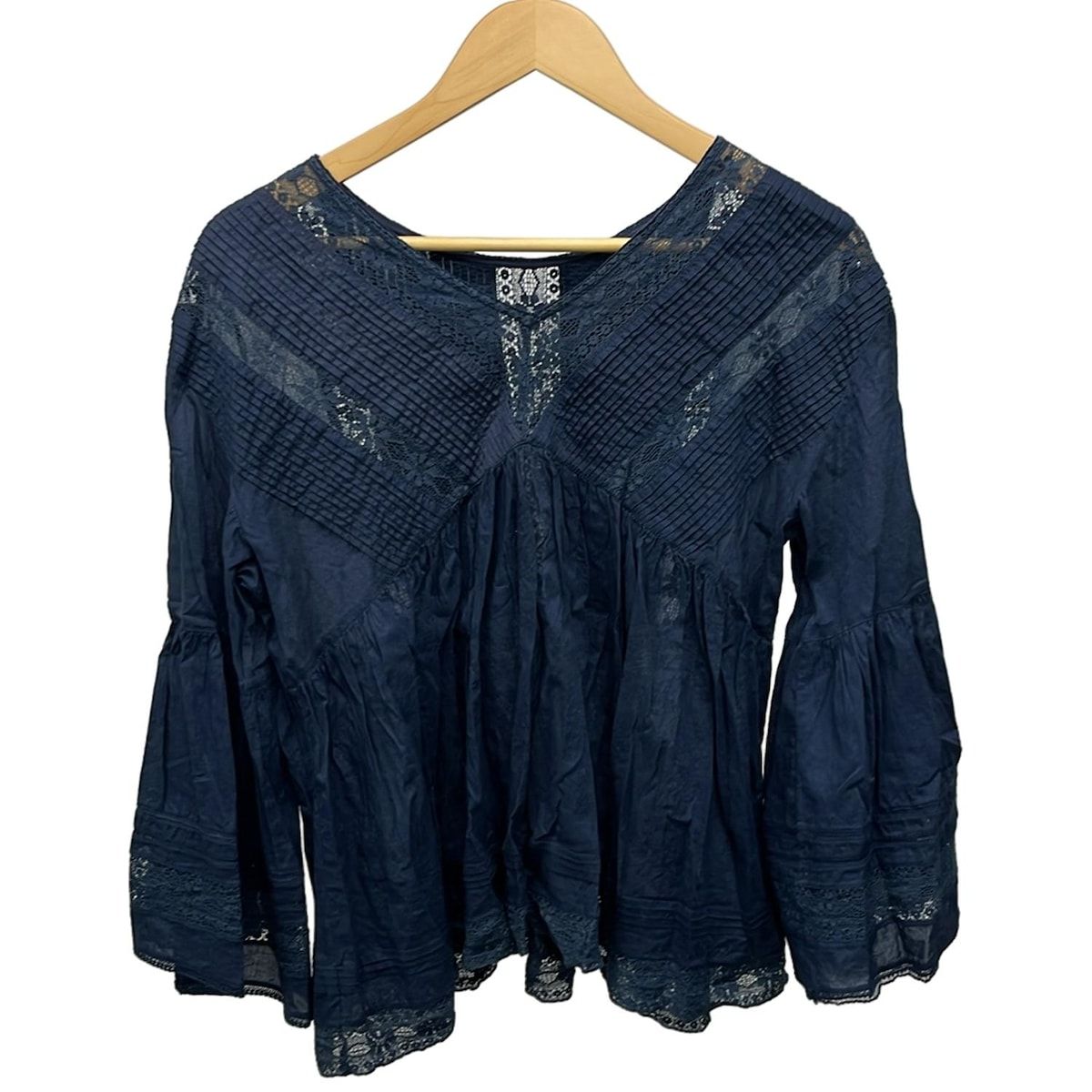 NE QUITTEZ PAS ヌキテパ 長袖カットソー レディース - ネイビー Vネック レース