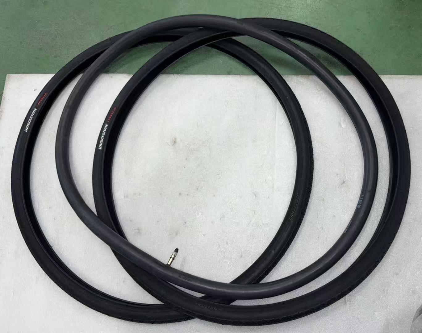 ブリヂストン(BRIDGESTONE) ロングレッドXT タイヤ27×1-3/8//731027