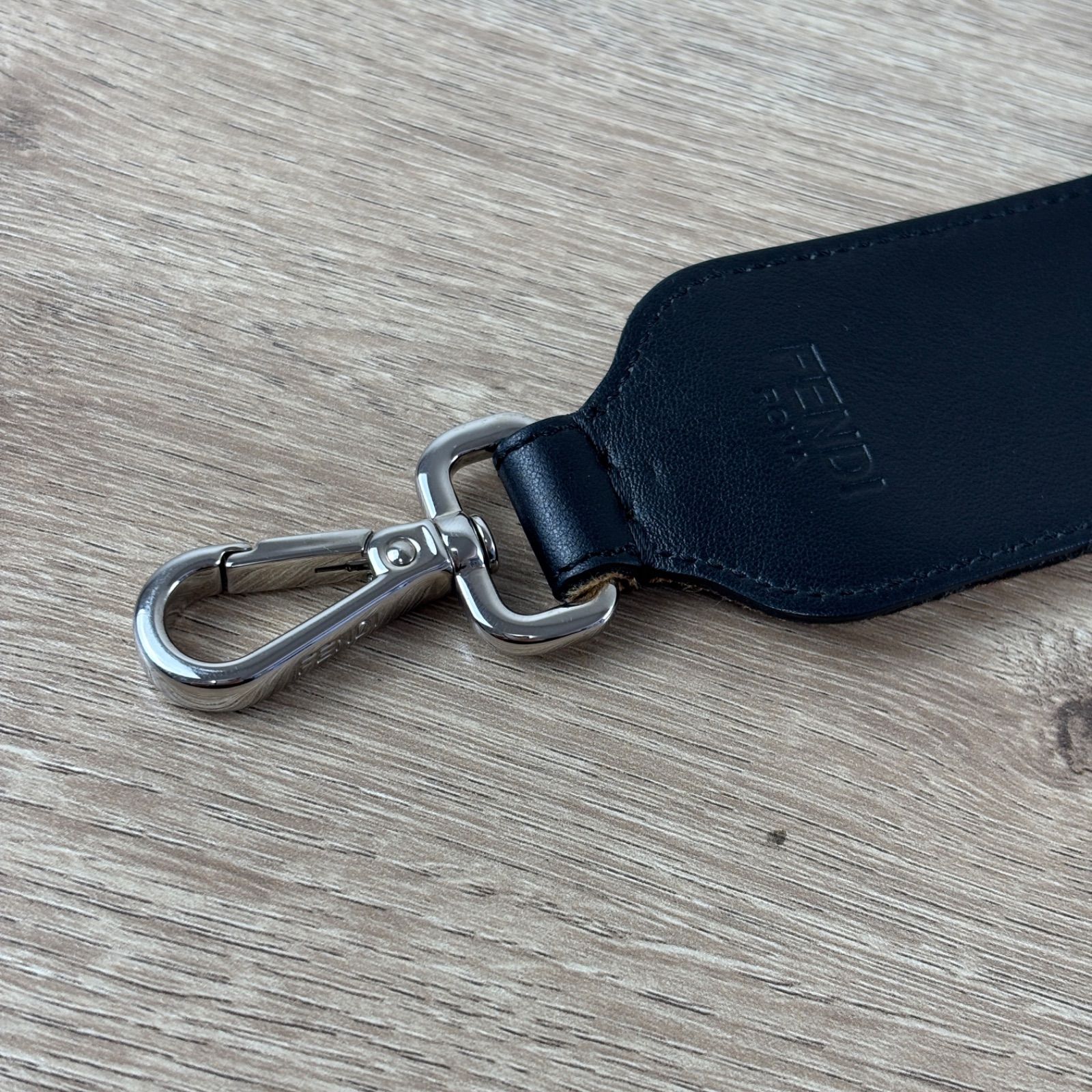 FENDI フェンディ ズッカ ベロア/レザー ショルダーストラップ