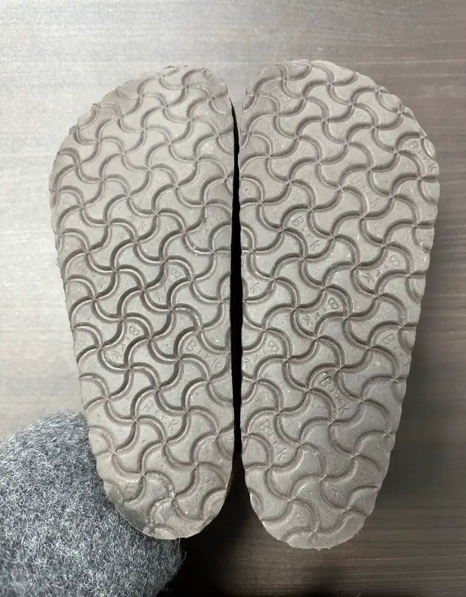 スウェード モカ