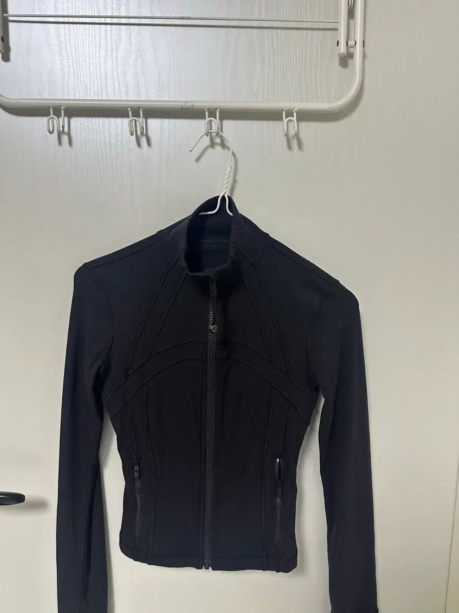 lululemon ディファイン クロップドジャケット