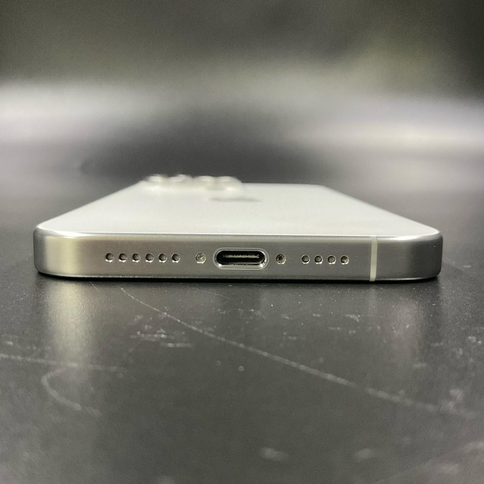  iPhone 15 Pro Max 256 GB ホワイト au 88 スマートフォン本体 スマートフォン 携帯電話