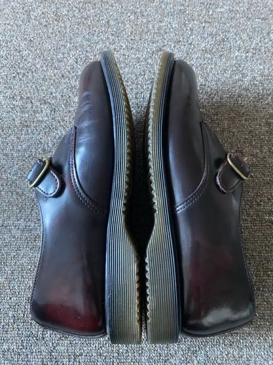 バーガンディ さくらんぼレッド