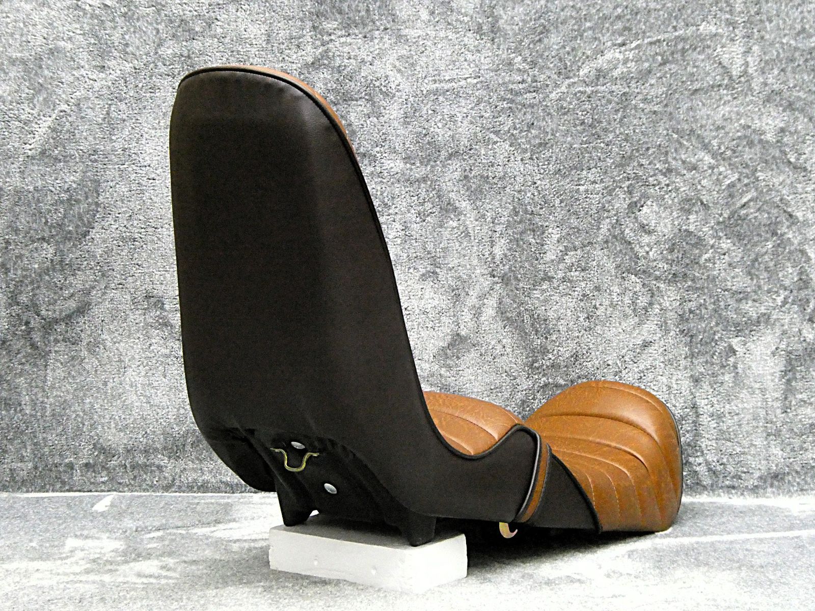 CBR400F 茶ツートン40cm 三段シート /茶 完成品BROWNブラウンNC17