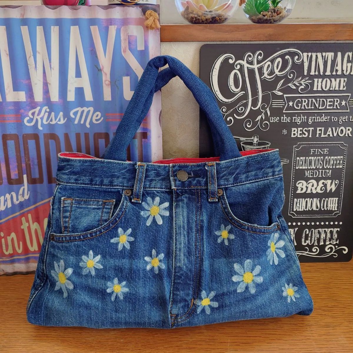 85☆USEDダメージデニムリメイク☆トートバッグ☆フラワーペイント