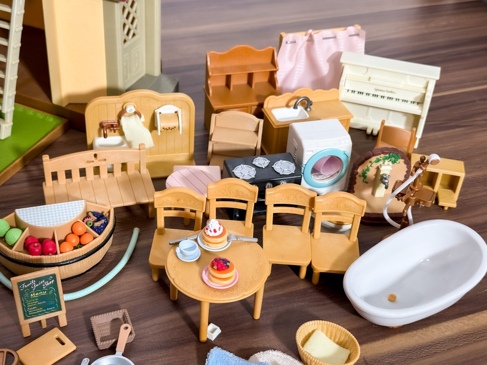 あかりの灯る大きなお家 テラスのすてきなお家 家具 人形 小物 セット