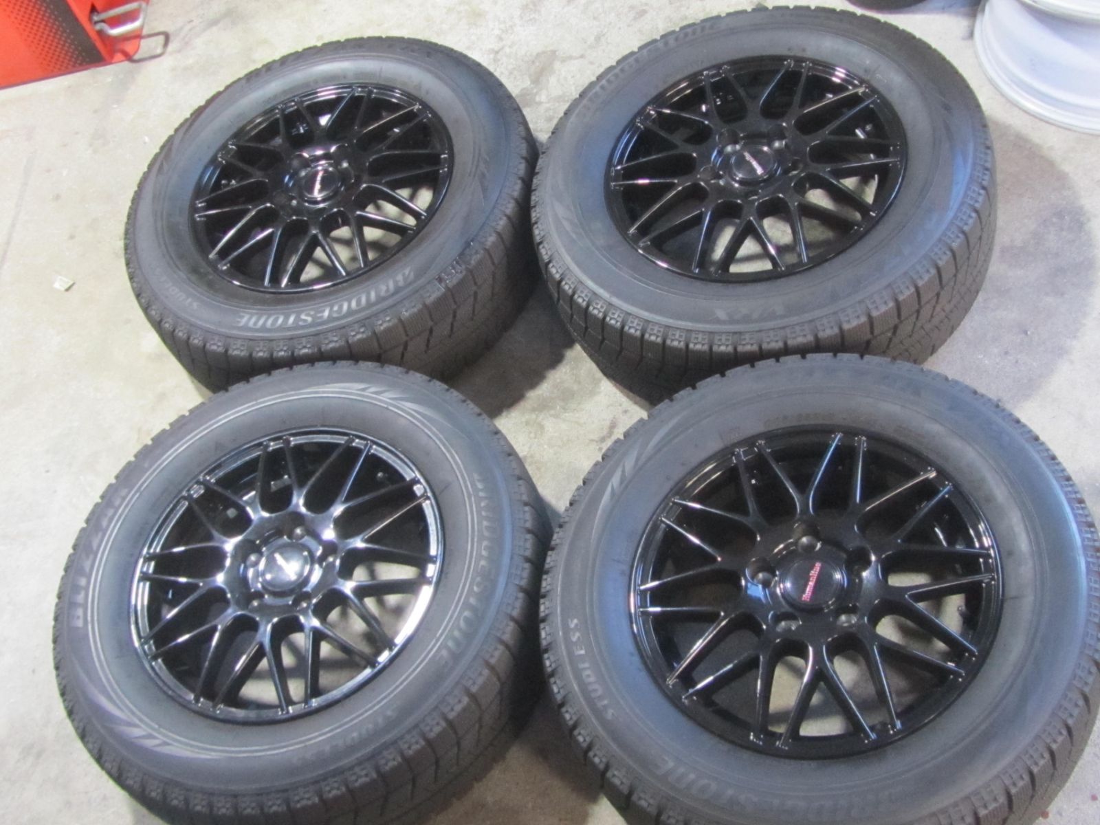 205 65 R 15 スタッドレス ブリヂストン ブリザック VRX エスティマ ステップワゴン ストリームなど