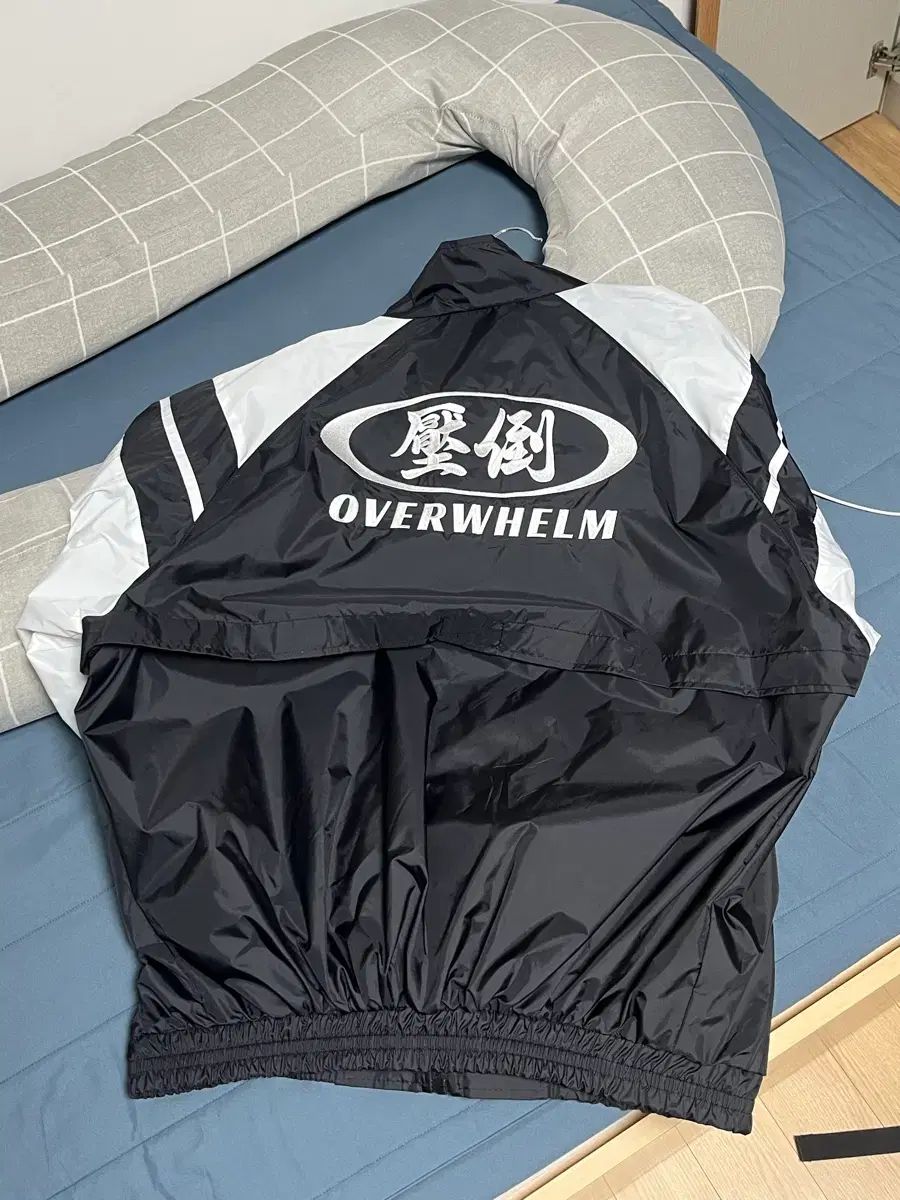 OVERWHELM 圧倒 ブラック ホワイト ウィンドブレーカー ジャケット L