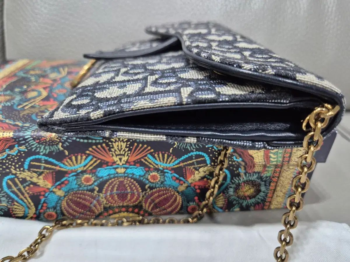 オブリーク サドル