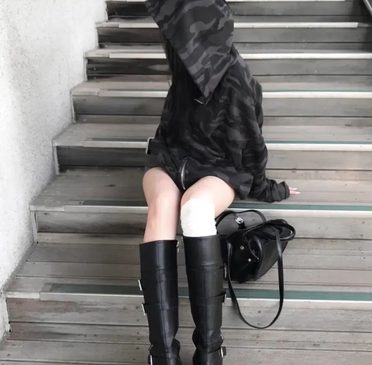 キョイ ミリタリー カモ フードジップアップ