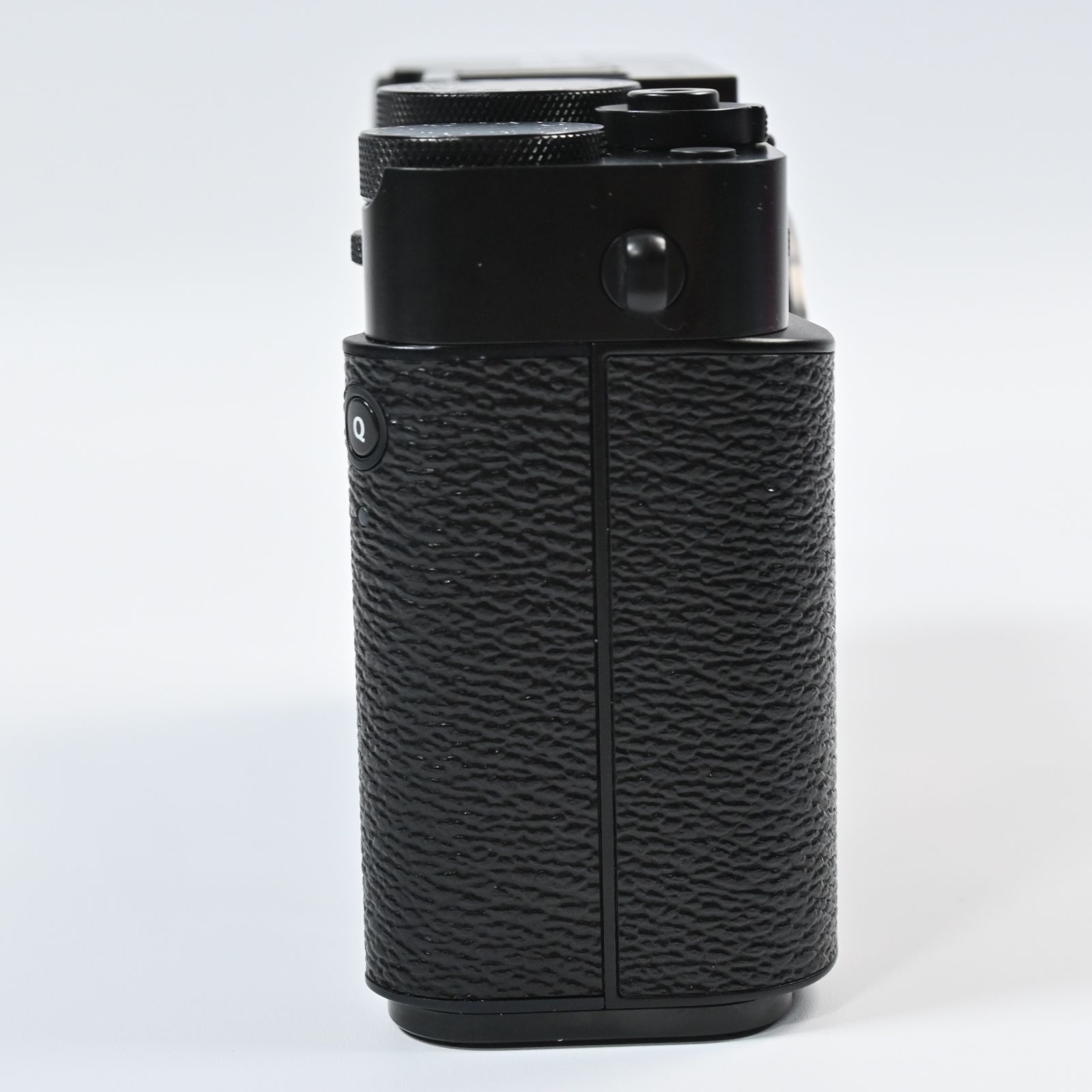 ボディ ブラック