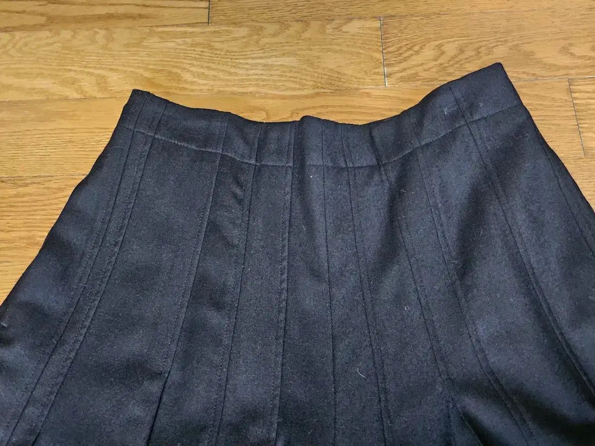 タイム アシンメトリー ヘム プリーツ キュロットパンツ