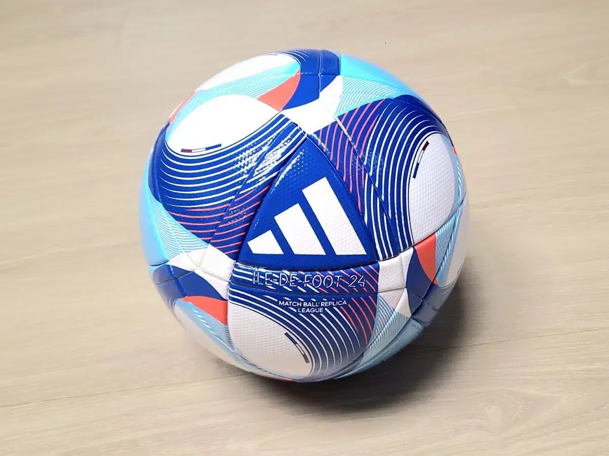 アディダス ile de foot パリ オリンピック リーグ サッカーボール