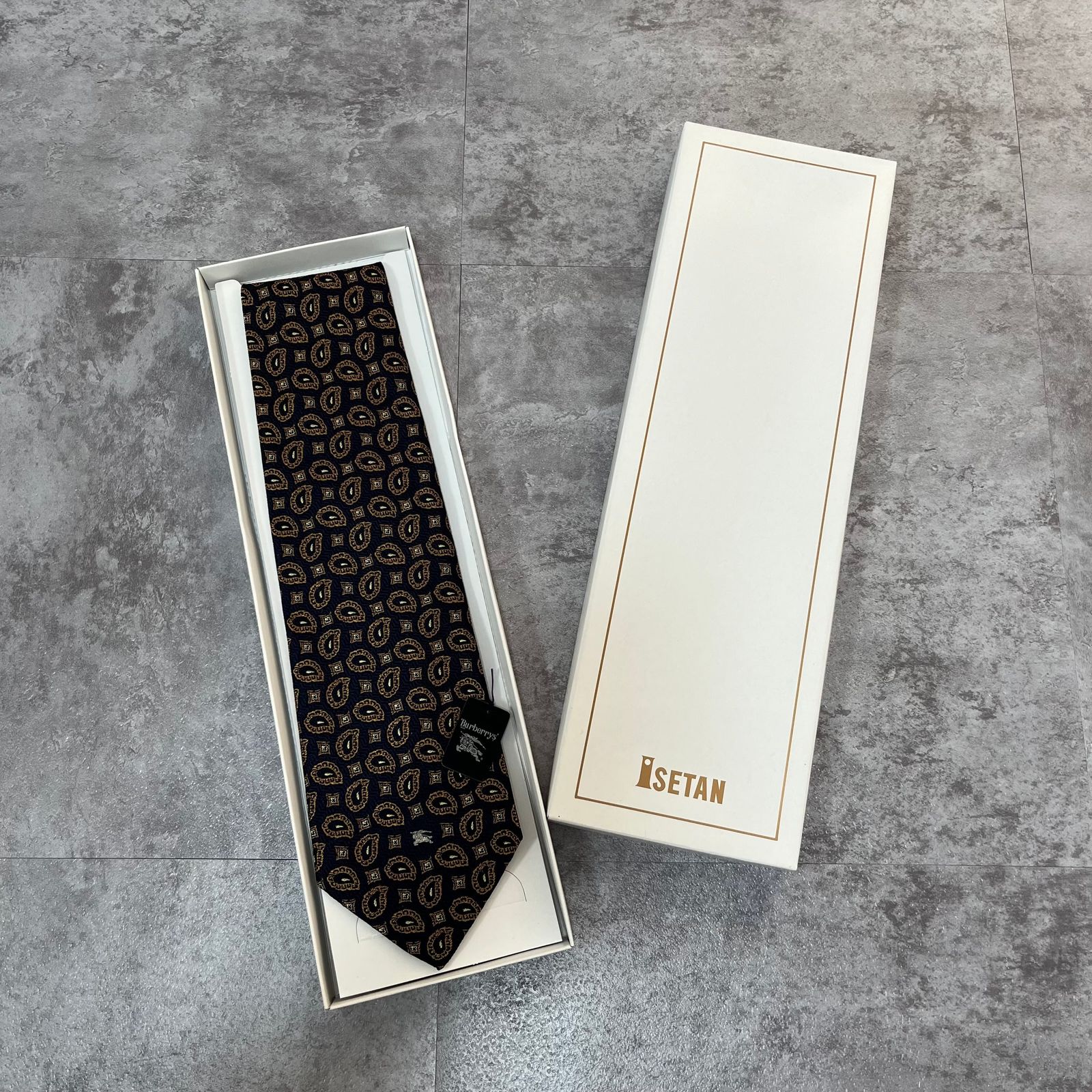 Burberry 箱入り ネクタイ ペイズリー柄 ダークネイビー