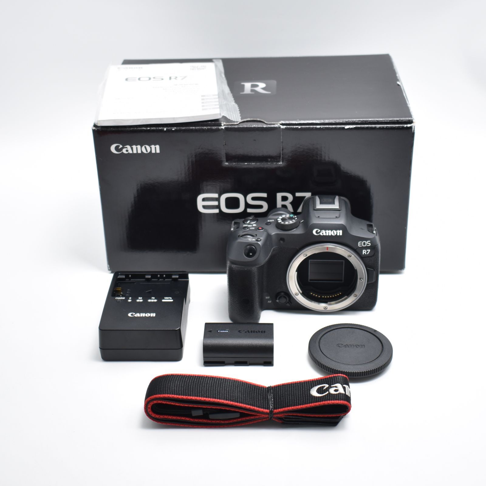 B 10677 Canon キャノン ミラーレス一眼カメラ EOS R 7 ボディ