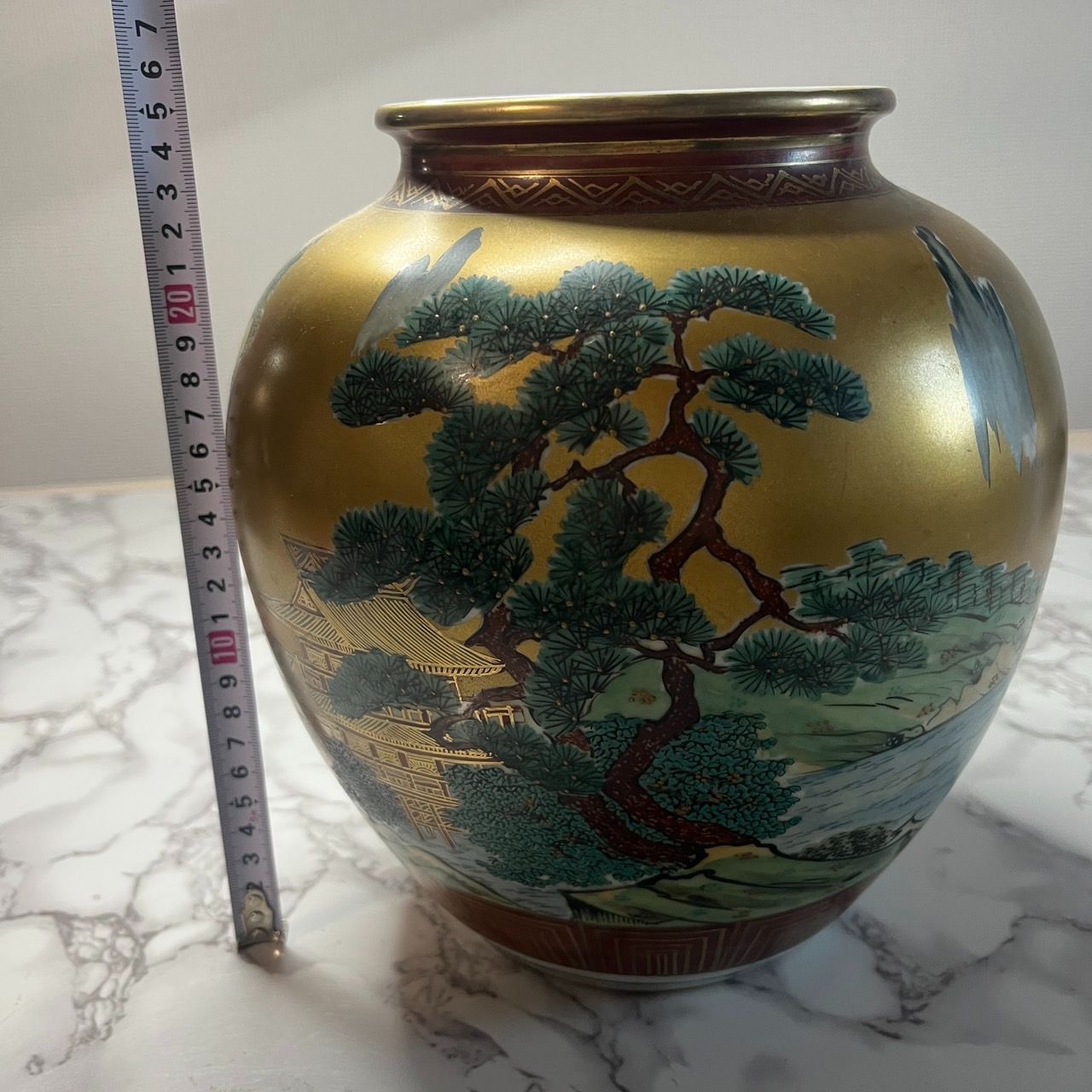 良品】九谷焼 金彩松山水文 大型花瓶 在銘 飾り壺 花器 置物 - メルカリ