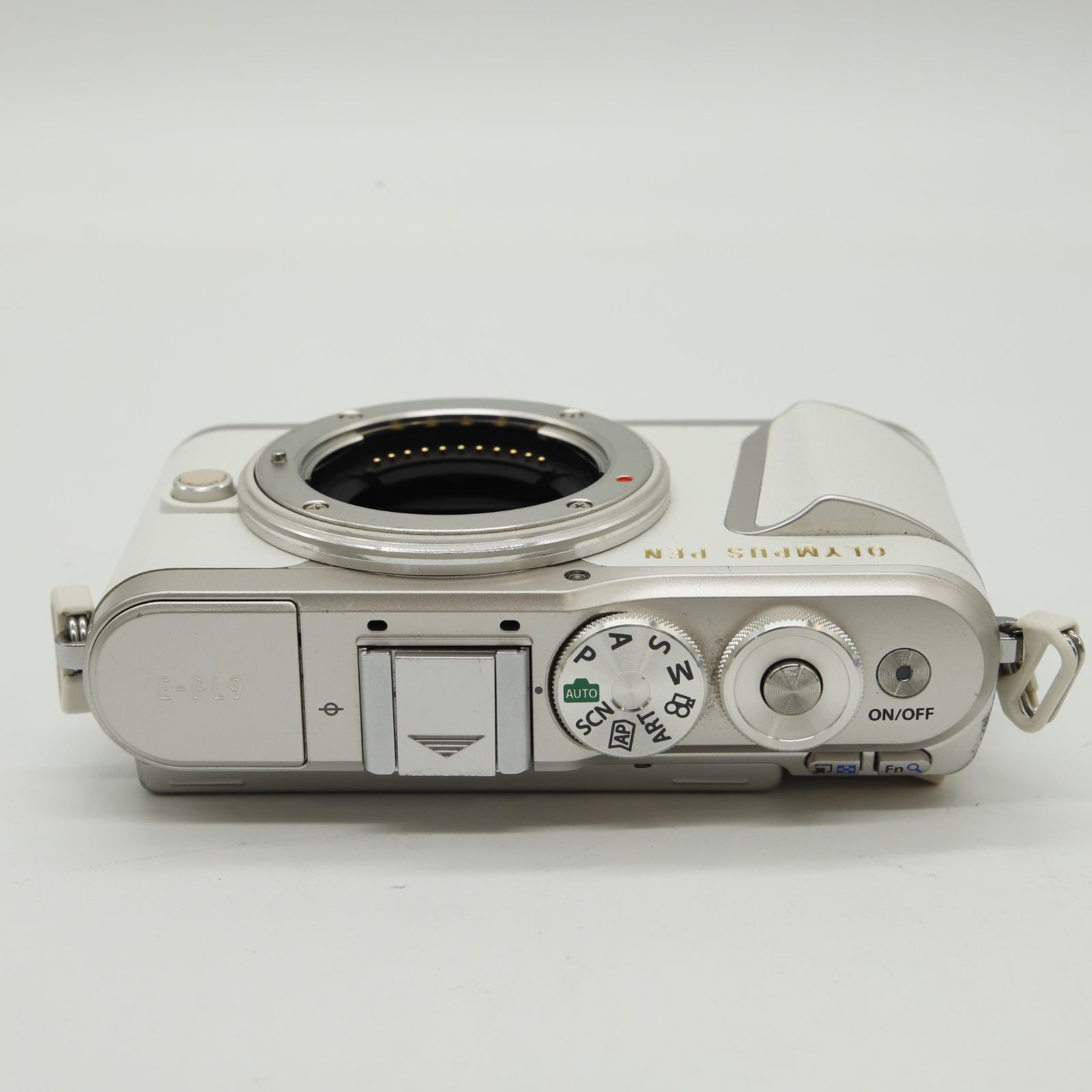 シャッター回数7410回】□良品□ OLYMPUS ミラーレス一眼 PEN E-PL9