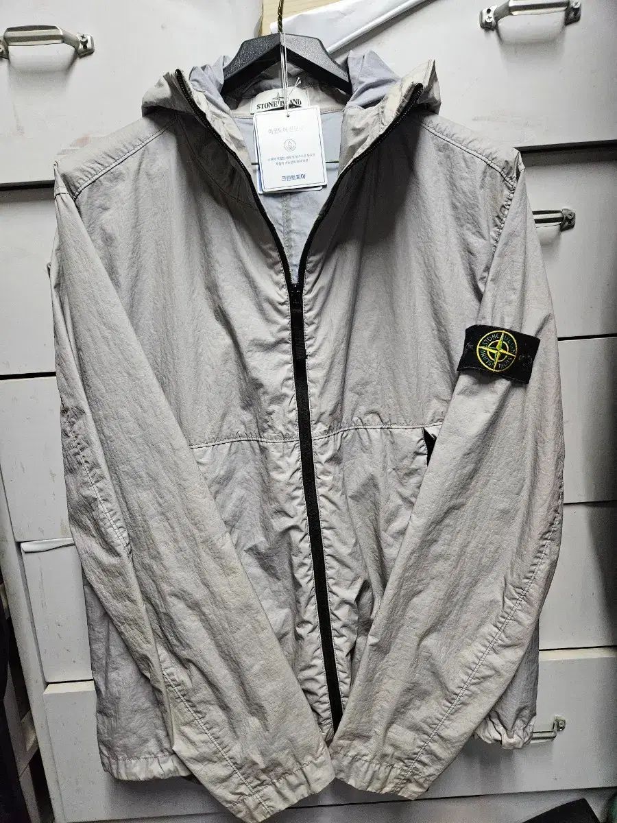 【新品，本物保証】 20ss STONE ISLAND ストーンアイランド メンブラーナ ジャケット XL サイズ 出品 テーラードジャケット