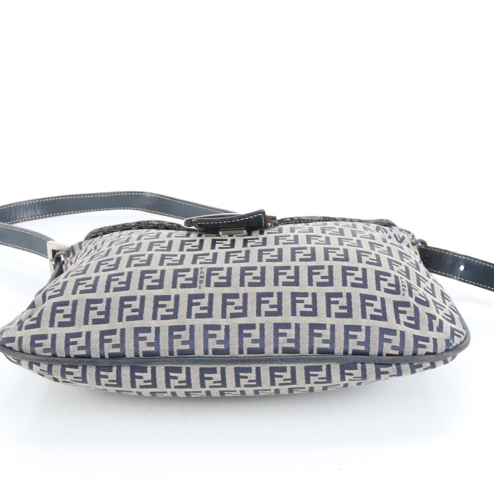 美品 フェンディ マンマバケット ショルダーバッグ ズッキーノ FF レザー 美品 フェンディ マンマバケット ショルダーバッグ ズッキーノ FF