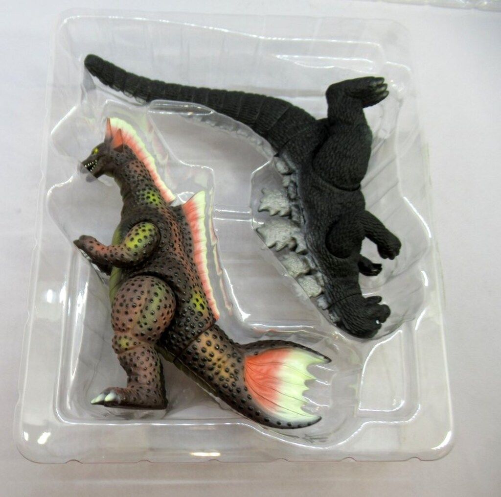 バンダイ ムービーモンスターシリーズ ゴジラ1975&チタノザウルス