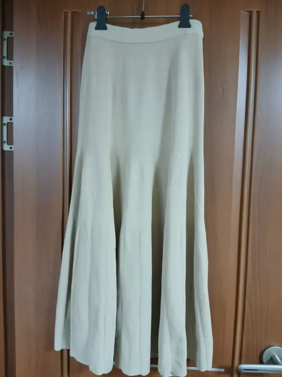 The SYSTEM ベージュ ニット ロング スカート F 67-98