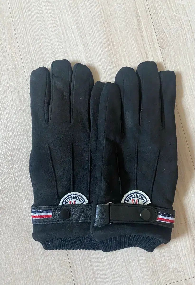 MONCLER ブラック スウェード メンズ 手袋