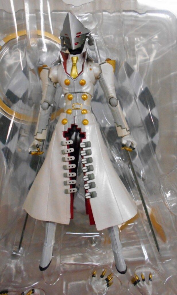 バンダイ D-Arts ペルソナ4 伊邪那岐大神 (イザナギノオオカミ) D-Arts ペルソナ4 伊邪那岐大神 イザナギノオオカミ フィギュア Amazon