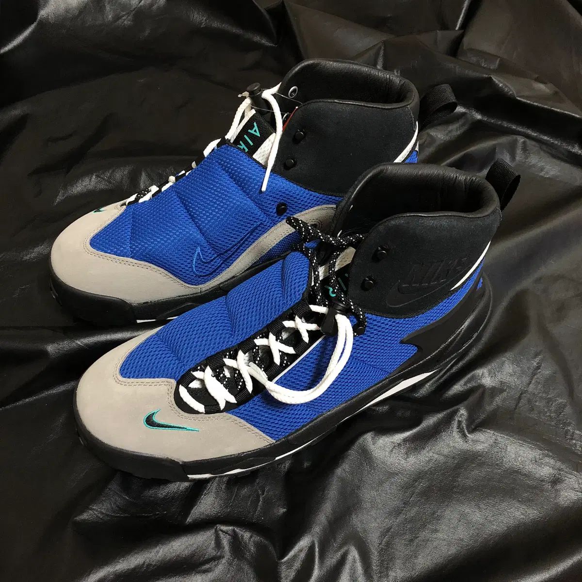295 / 新品 sacai x NIKE マグマスケープ スニーカー - メルカリ