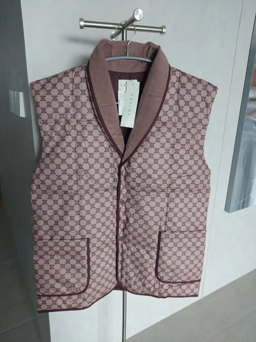 セリーヌ トリオンフ ダウン ベスト