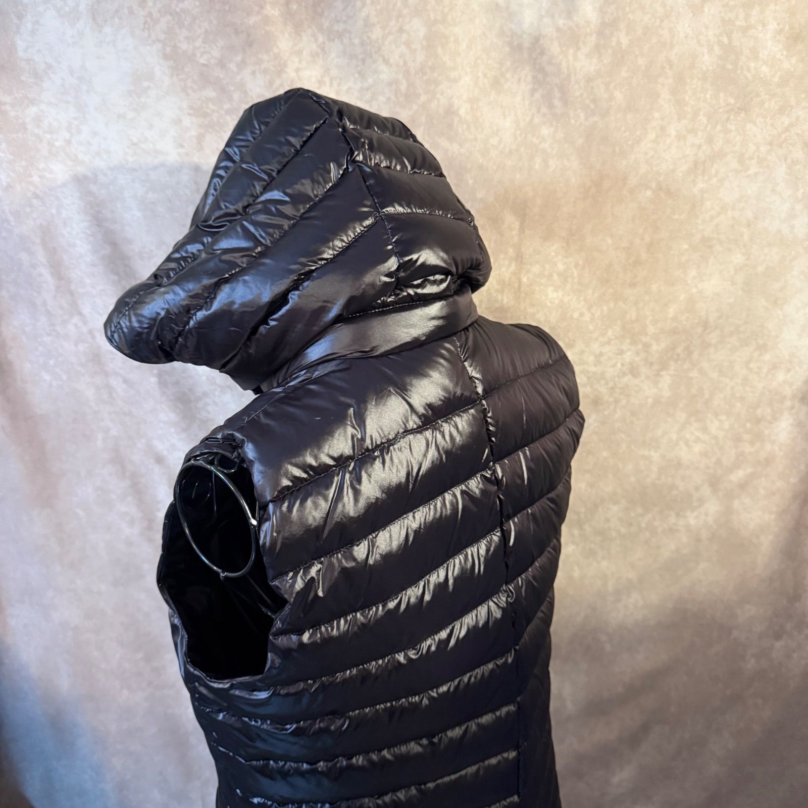 グースダウン フーデッドベスト