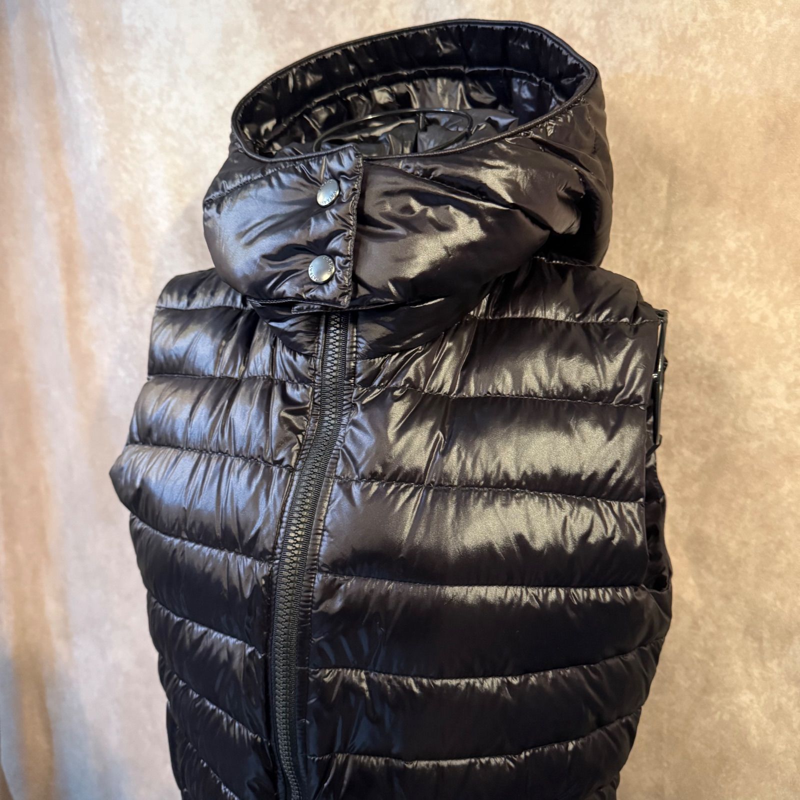 フーデッドベスト ブラック