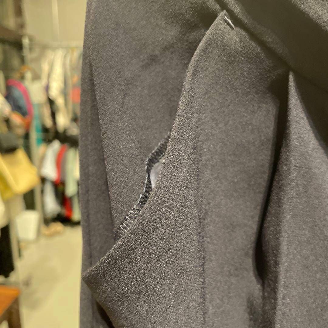 セオリー リュクス theory luxe テーパード ボトム パンツ 紺 お呼ばれ デート オフィスカジュアル 食事会 シンプル 無地