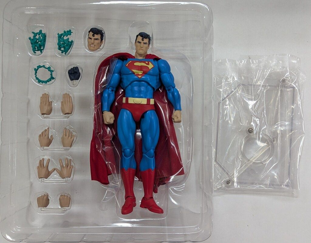 メディコム トイ MAFEX SUPERMAN (BATMAN / HUSH VER) 117 - メルカリ