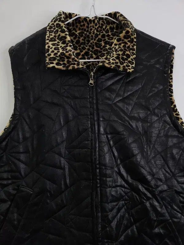 Y2K リバーシブル レオパードベスト archive ヒョウ柄 ヴィンテージ ヴィンテージ Y2K ヒョウ柄 ブラック LEE リバーシブル ベスト - メルカリ
