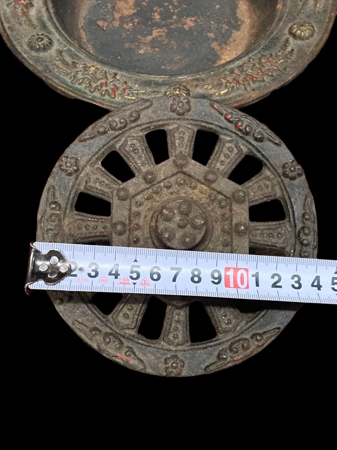 鋳物 御所車灰皿 金属製 灰皿 御所車 車輪 昭和 レトロ 日本 鋳鉄製品