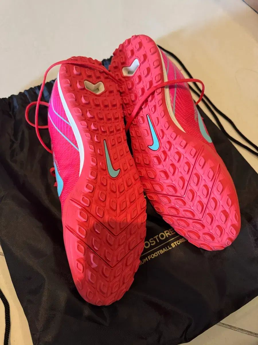 ナイキ マーキュリアル ベイパー 16 プロ TF 270