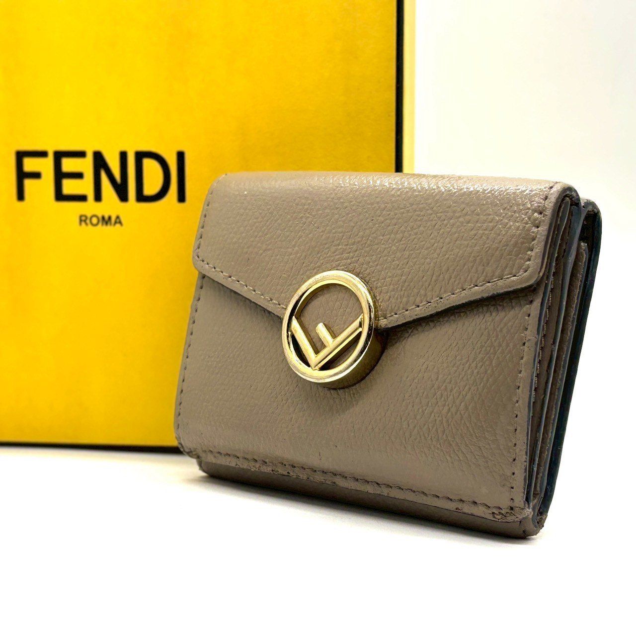静かに品格宿す】 FENDI フェンディ 三つ折り財布 エフイズ Fロゴ