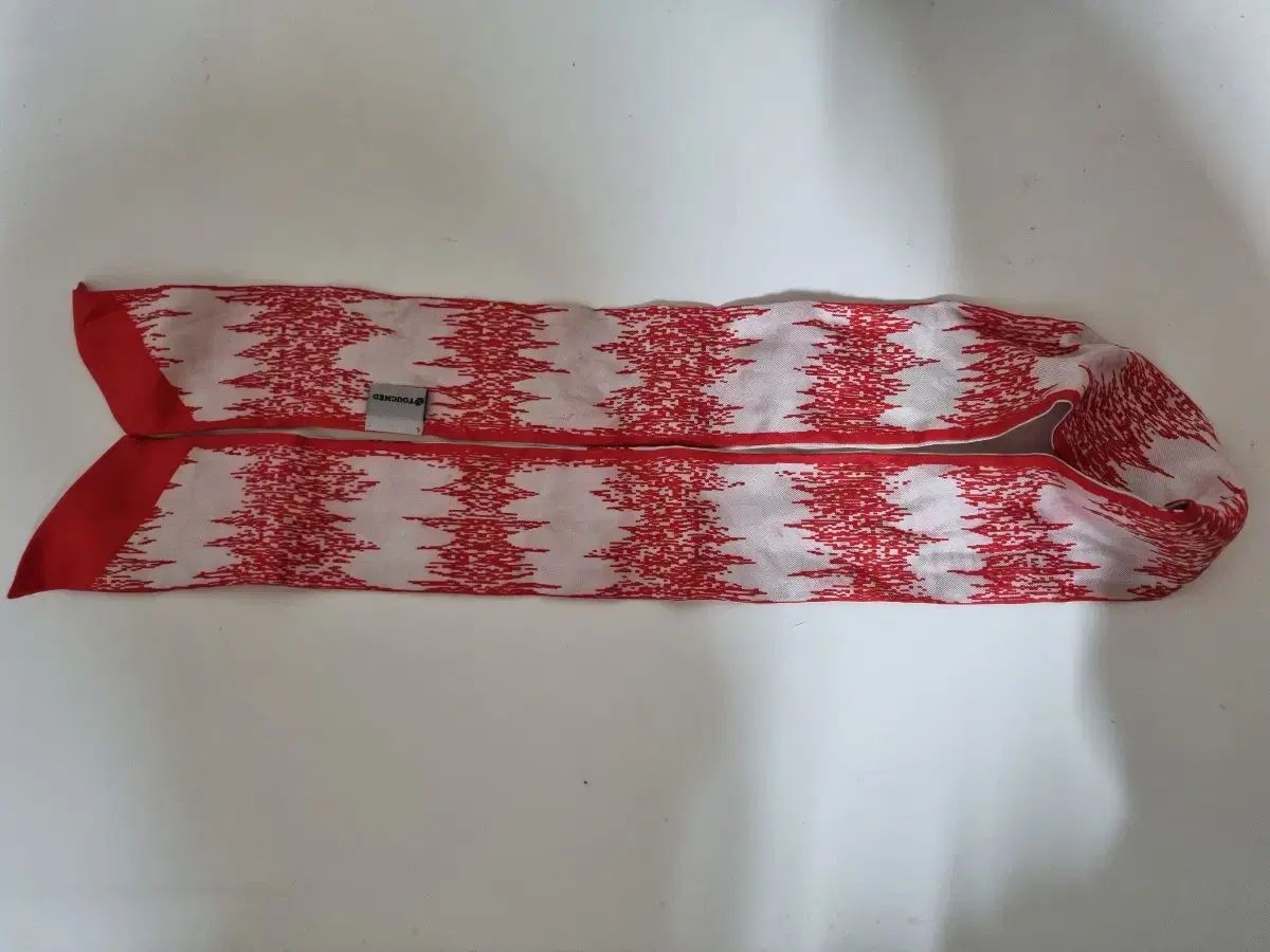 タッチド ツイリー ポップアップ スカーフ