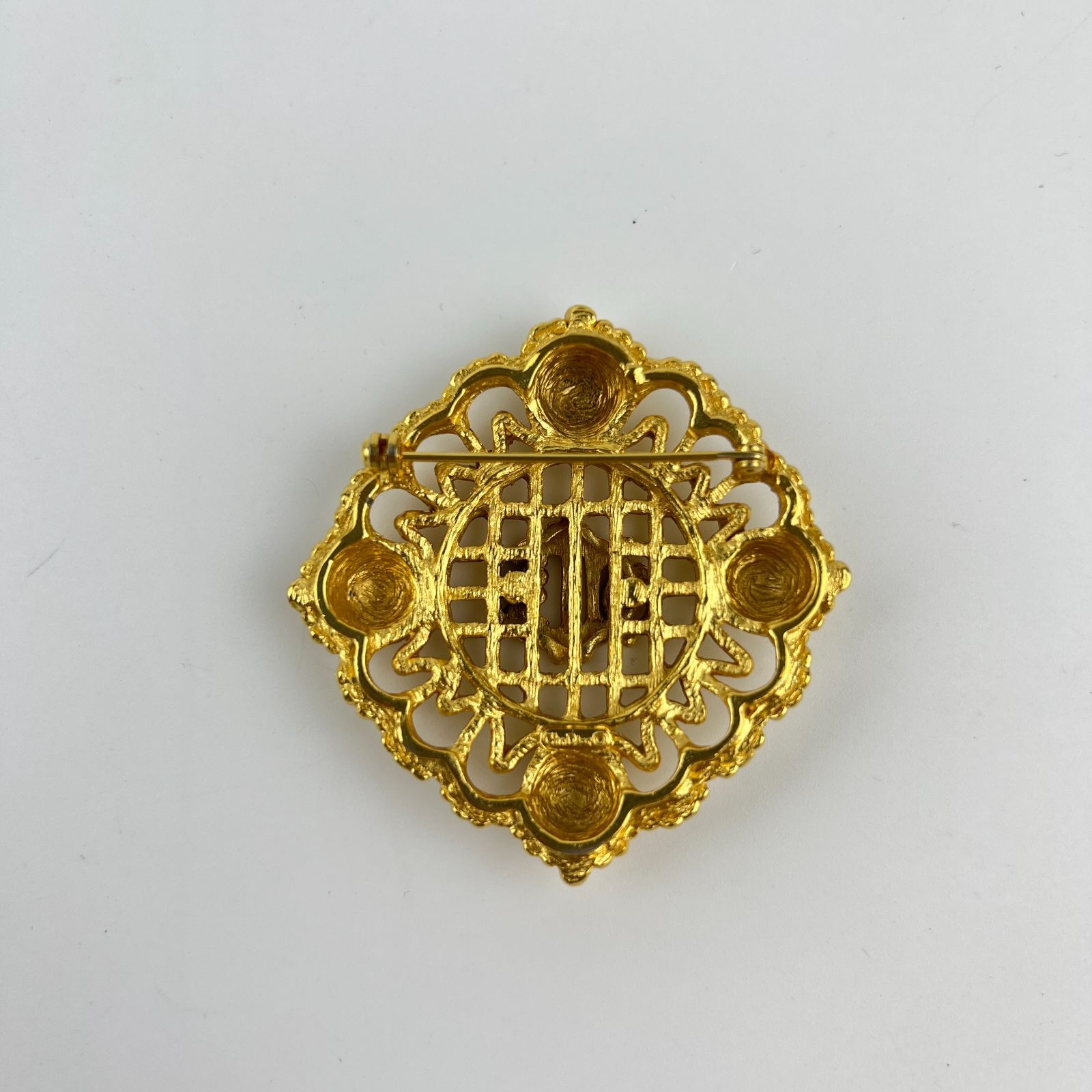 希少美品　Dior ヴィンテージ　ブローチ　ゴールド　籠　バスケット　フラワー 希少美品Dior ヴィンテージブローチゴールド籠バスケットフラワー