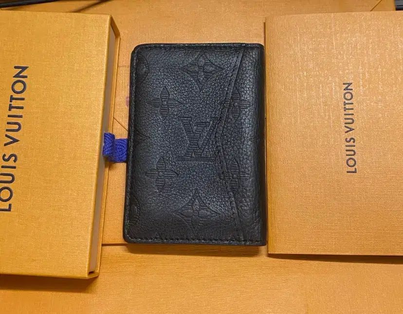ルイヴィトン シャドウ オーガナイザー カードウォレット ブラック