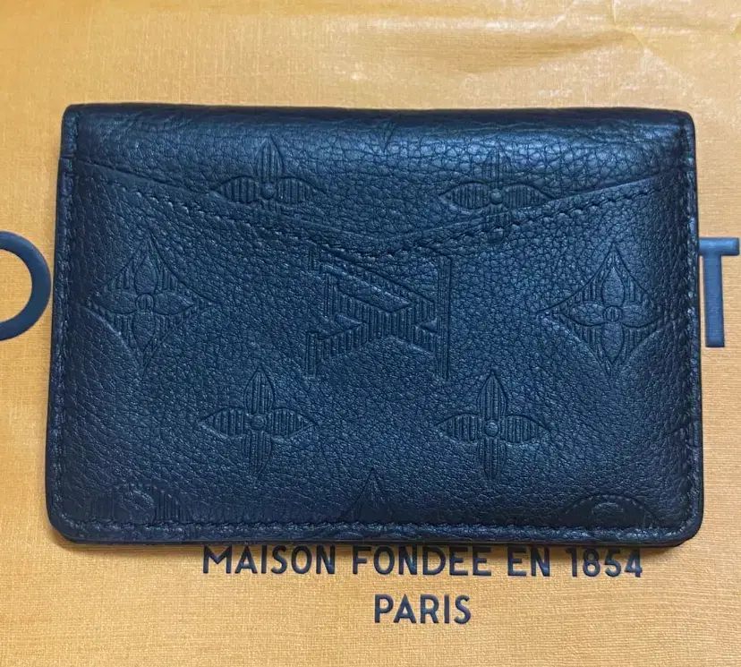 ルイヴィトン シャドウ オーガナイザー カードウォレット ブラック