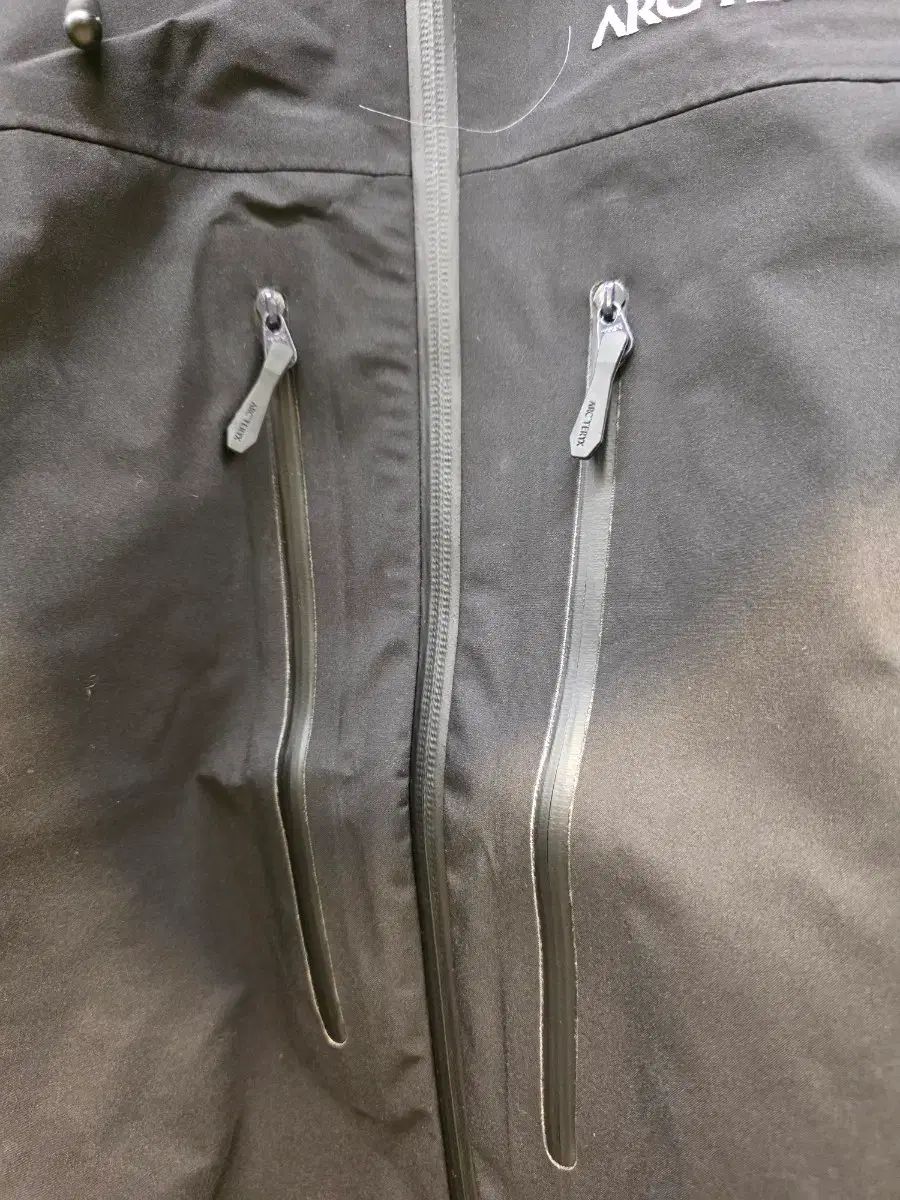 ゴアテックス ウィンドブレーカー