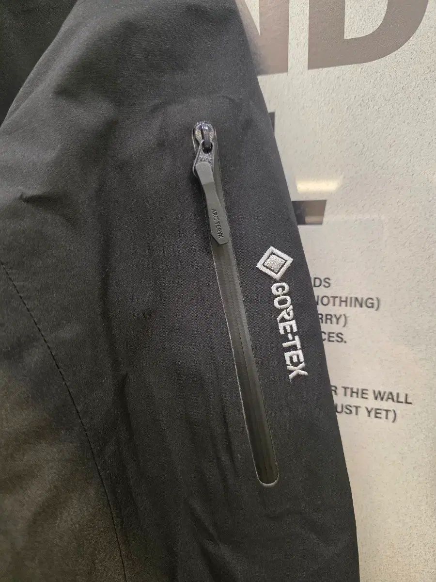  アークテリクス ブラック GORE TEX ゴアテックス ウィンドブレーカー 登山用品 テーブルクロス その他 アウター