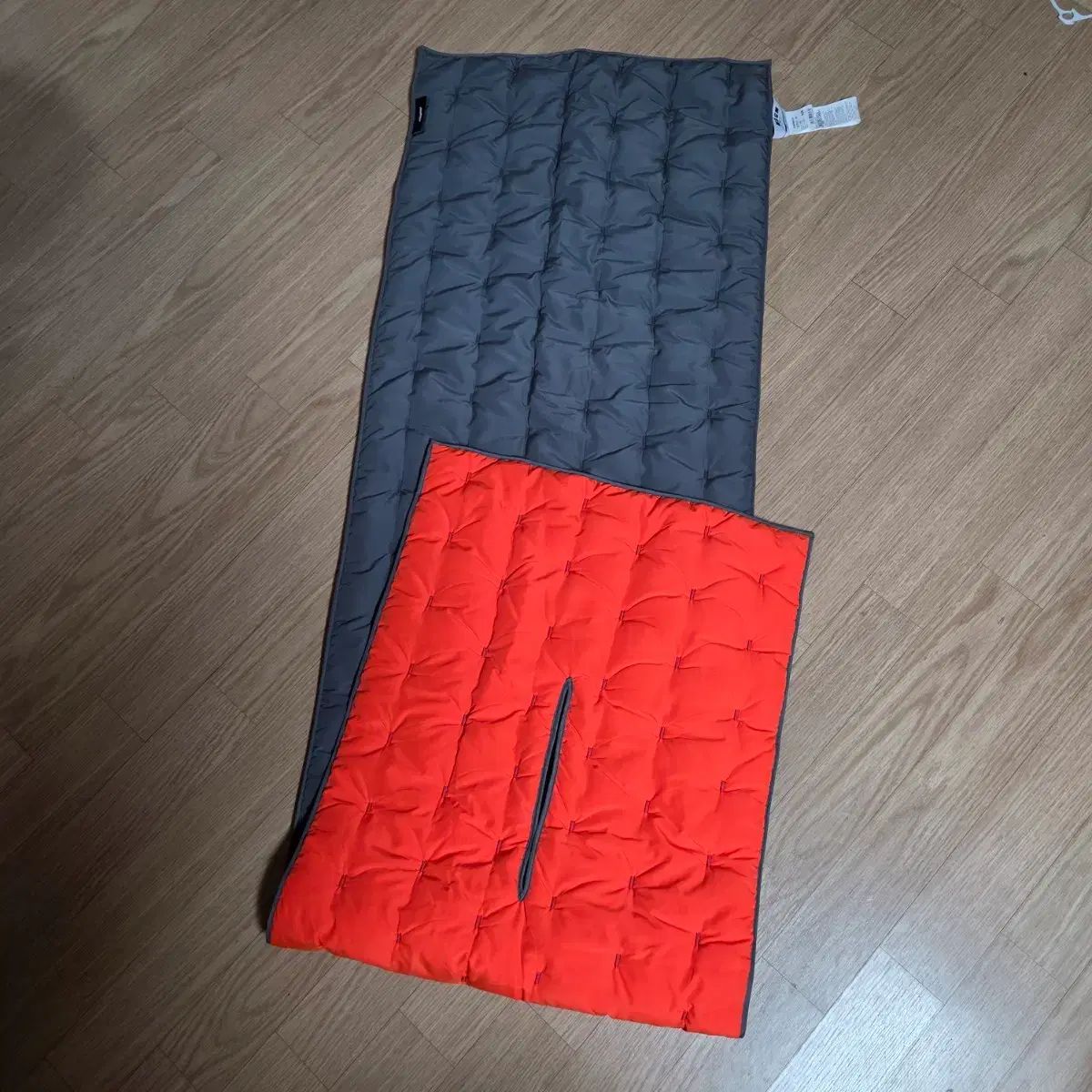 グレー オレンジ